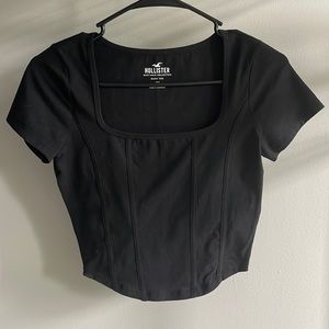 HOLLISTER BLACK SEAMED SHORT SLEEVE TEE